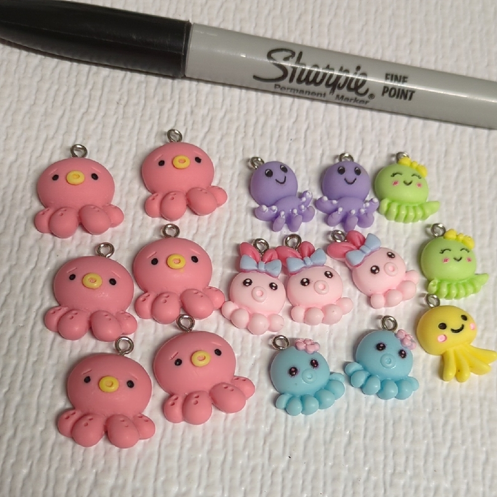 💚4/$10💚M26 Cute Octopus Charms in Pink, Purple, Blue, Green, Yellow